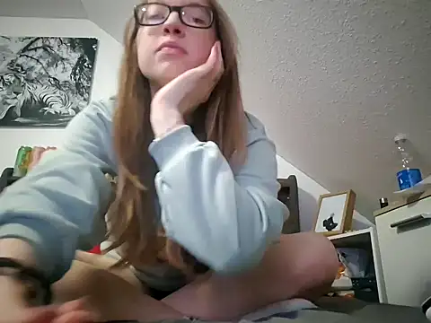 Freaky-Doll online show from 7, 5, 2026