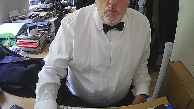 SuitedSub63 online show from 5, 8, 2026