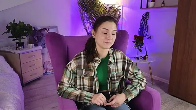 YoshikoLacourse online show from 30, 4, 2026