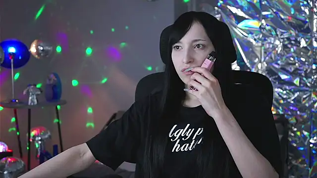 Snapshot of SeraphineSparda chatting on 20, 5, 2026 SeraphineSparda online show from 20, 5, 2026