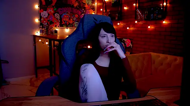 Snapshot of SeraphineSparda chatting on 21, 5, 2026 SeraphineSparda online show from 21, 5, 2026