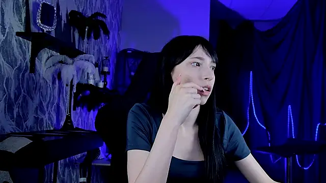 Snapshot of SeraphineSparda chatting on 6, 7, 2026 SeraphineSparda online show from 6, 7, 2026