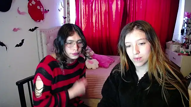 Snapshot of Blair_y_Briar chatting on 1, 6, 2026 Blair y Briar online show from 1, 6, 2026