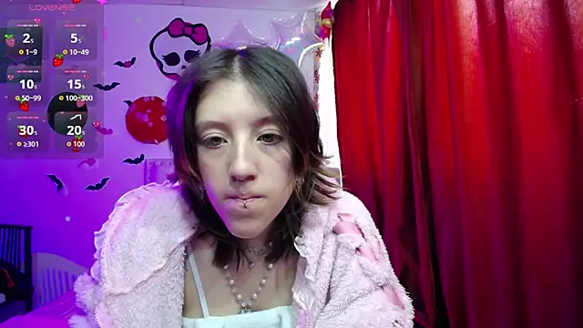 Snapshot of Blair_y_Briar chatting on 18, 6, 2026 Blair y Briar online show from 18, 6, 2026