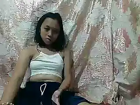 Snapshot of Yours_AsianPinayGirl18 chatting on 3, 5, 2026 Yours AsianPinayGirl18 online show from 3, 5, 2026