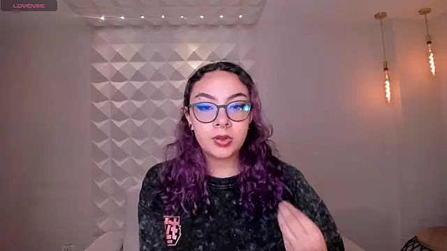 Snapshot of LoiseHarper chatting on 15, 6, 2026 LoiseHarper online show from 15, 6, 2026
