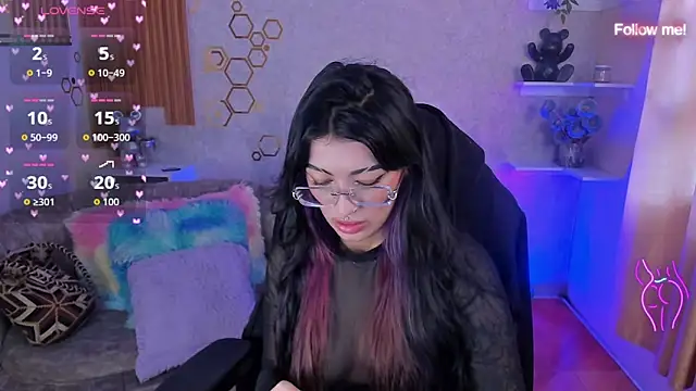 mia smoke  online show from 9, 6, 2026