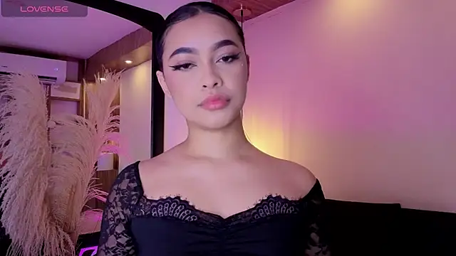 Snapshot of Chloe_monroee chatting on 2, 7, 2026 Chloe monroee online show from 2, 7, 2026