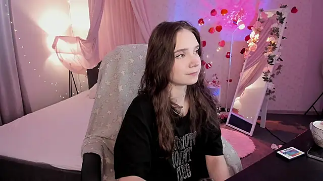 Snapshot of Elvienne chatting on 30, 6, 2026 Elvienne online show from 30, 6, 2026