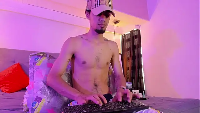 Snapshot of MichaelEvanss_ chatting on 16, 5, 2026 MichaelEvanss online show from 16, 5, 2026