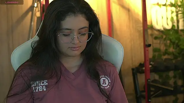 Snapshot of Madison_Flame chatting on 25, 5, 2026 Madison Flame online show from 25, 5, 2026