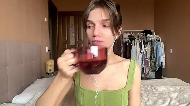 TrishIsaac online show from 12, 6, 2026