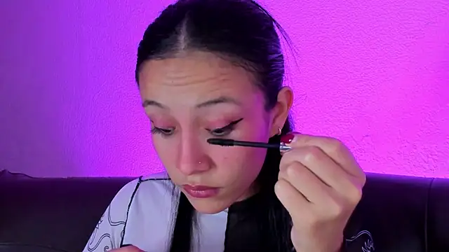 Snapshot of Alicee_drool chatting on 8, 7, 2026 Alicee drool online show from 8, 7, 2026