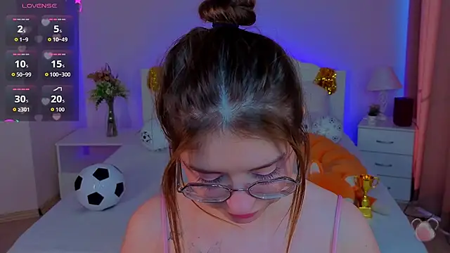 Snapshot of selenamils chatting on 1, 7, 2026 selenamils online show from 1, 7, 2026