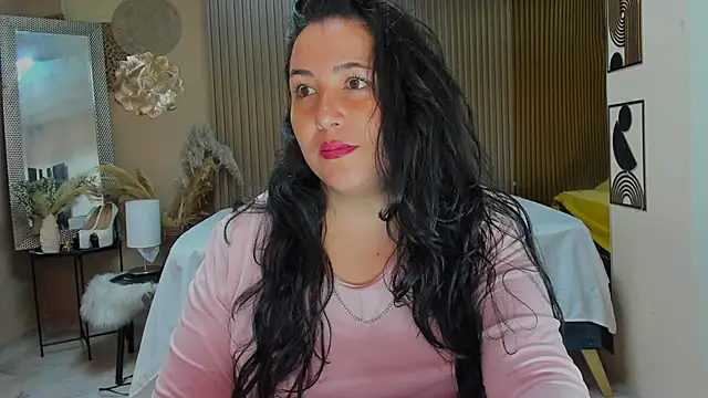 Snapshot of BBWLuxuryMuse chatting on 8, 6, 2026 BBWLuxuryMuse online show from 8, 6, 2026