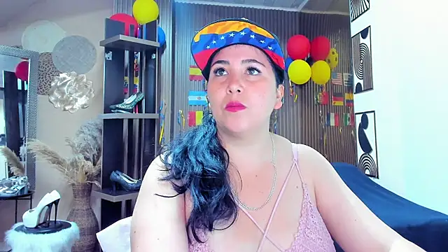 Snapshot of BBWLuxuryMuse chatting on 8, 7, 2026 BBWLuxuryMuse online show from 8, 7, 2026