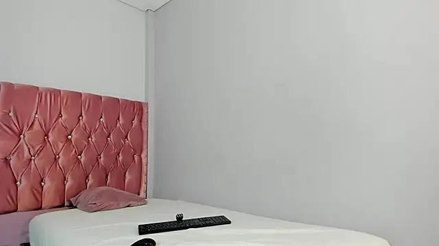 Snapshot of aisha_moore chatting on 18, 6, 2026 aisha moore online show from 18, 6, 2026