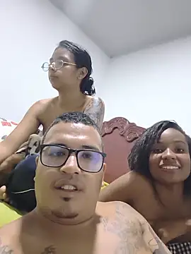 Snapshot of OshunHoney chatting on 17, 5, 2026 OshunHoney online show from 17, 5, 2026