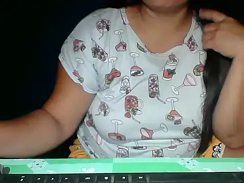 Snapshot of MommyKaye30 chatting on 5, 6, 2026 MommyKaye30 online show from 5, 6, 2026