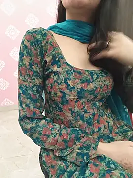 Snapshot of zoya_baby_ chatting on 4, 7, 2026 zoya baby online show from 4, 7, 2026