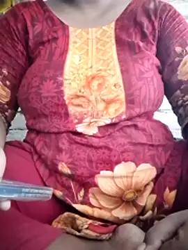 Snapshot of indian-couple9 chatting on 2, 6, 2026 indian-couple9 online show from 2, 6, 2026