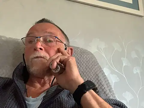 Snapshot of Moonraker64 chatting on 14, 5, 2026 Moonraker64 online show from 14, 5, 2026