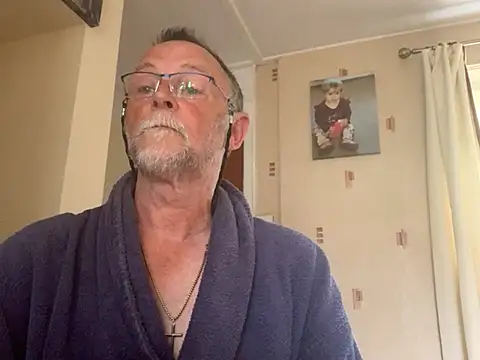 Snapshot of Moonraker64 chatting on 31, 5, 2026 Moonraker64 online show from 31, 5, 2026