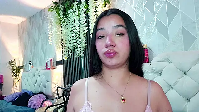 Snapshot of Zaira_bonny chatting on 17, 6, 2026 Zaira bonny online show from 17, 6, 2026