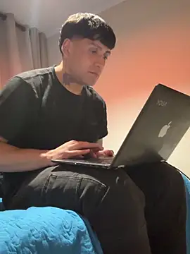 Tttwinee online show from 5, 5, 2026