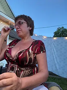 Snapshot of bettybutter_ chatting on 2, 8, 2026 bettybutter online show from 2, 8, 2026