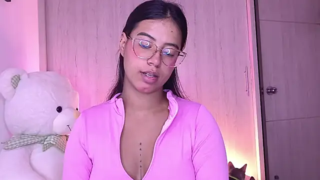 Snapshot of Raven_stonee01 chatting on 22, 7, 2026 Raven stonee01 online show from 22, 7, 2026