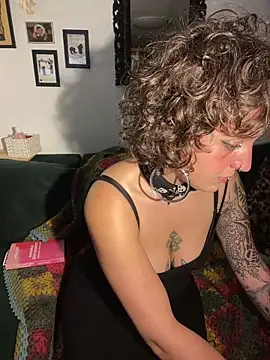 Snapshot of EmilieBraun chatting on 23, 5, 2026 EmilieBraun online show from 23, 5, 2026