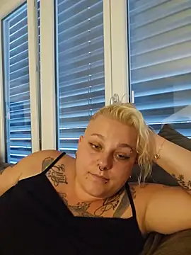Snapshot of Lady_Peggi chatting on 3, 7, 2026 Lady Peggi online show from 3, 7, 2026