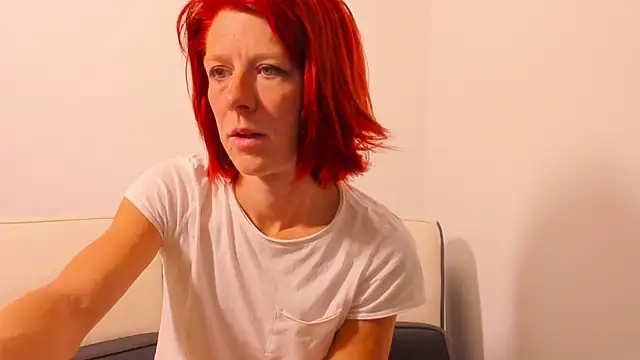 Snapshot of PoppyBoop chatting on 11, 6, 2026 PoppyBoop online show from 11, 6, 2026