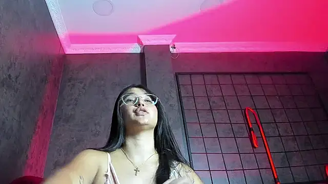 Snapshot of Janett_Moore chatting on 11, 5, 2026 Janett Moore online show from 11, 5, 2026