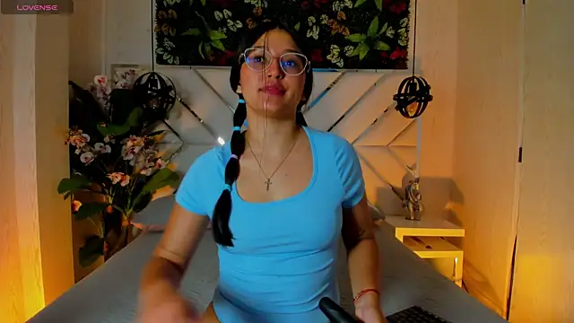Snapshot of Janett_Moore chatting on 20, 6, 2026 Janett Moore online show from 20, 6, 2026