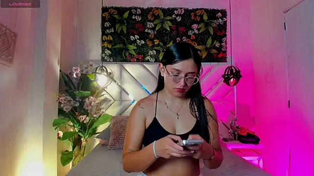 Snapshot of Janett_Moore chatting on 21, 6, 2026 Janett Moore online show from 21, 6, 2026