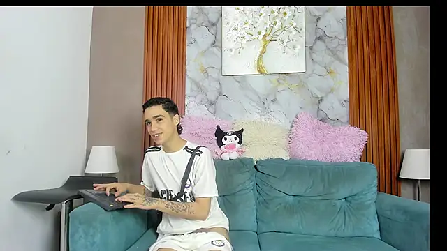 Snapshot of TWINKS_BOYSX chatting on 3, 6, 2026 TWINKS BOYSX online show from 3, 6, 2026