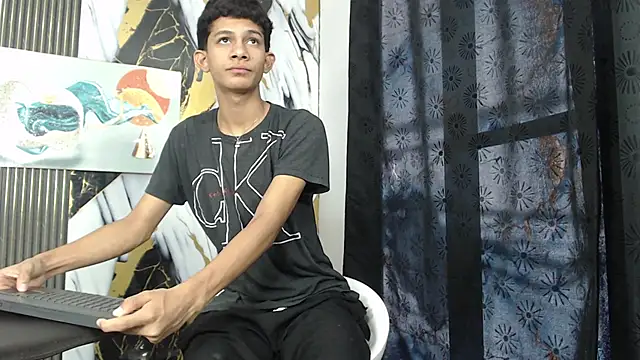 Snapshot of TWINKS_BOYSX chatting on 11, 6, 2026 TWINKS BOYSX online show from 11, 6, 2026