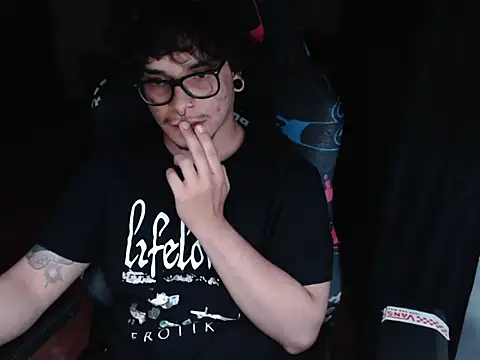 Snapshot of lilgothboy chatting on 26, 5, 2026 lilgothboy online show from 26, 5, 2026