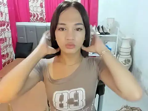 Snapshot of TsUncutTrisha chatting on 3, 6, 2026 TsUncutTrisha online show from 3, 6, 2026