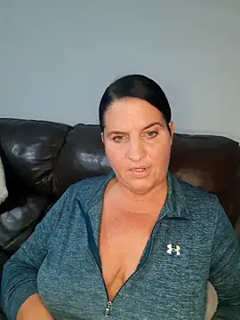 Velvet-Milf online show from 17, 5, 2026