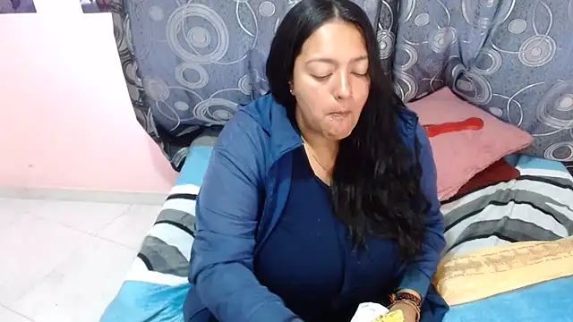 Snapshot of FabritziAPiel chatting on 5, 6, 2026 FabritziAPiel online show from 5, 6, 2026