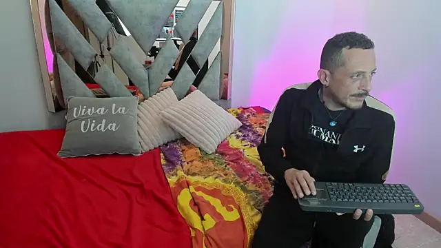 DarkRomanceXXX online show from 6, 7, 2026