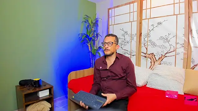 DarkRomanceXXX online show from 4, 8, 2026