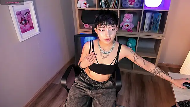 shiny wolf online show from 18, 6, 2026