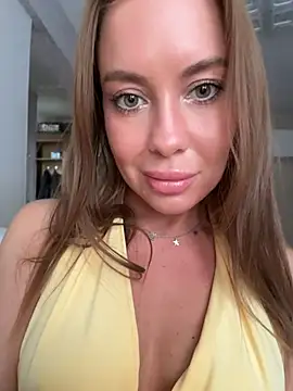Snapshot of -Ashley_Stone- chatting on 15, 5, 2026 -Ashley Stone- online show from 15, 5, 2026