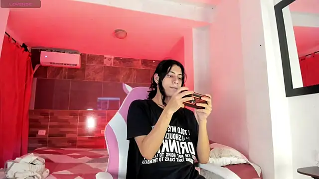 Snapshot of angel_hass18 chatting on 3, 6, 2026 angel hass18 online show from 3, 6, 2026