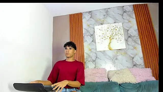Snapshot of BOUL_GUYS chatting on 10, 7, 2026 BOUL GUYS online show from 10, 7, 2026