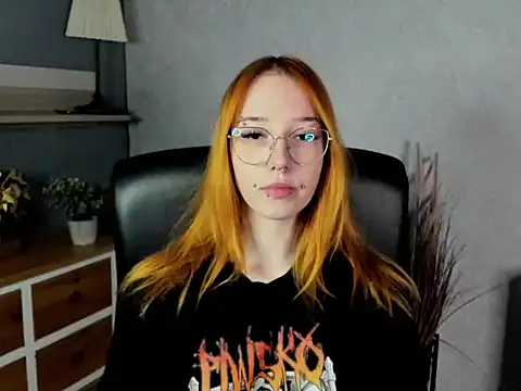 Snapshot of foxSonya chatting on 15, 5, 2026 foxSonya online show from 15, 5, 2026